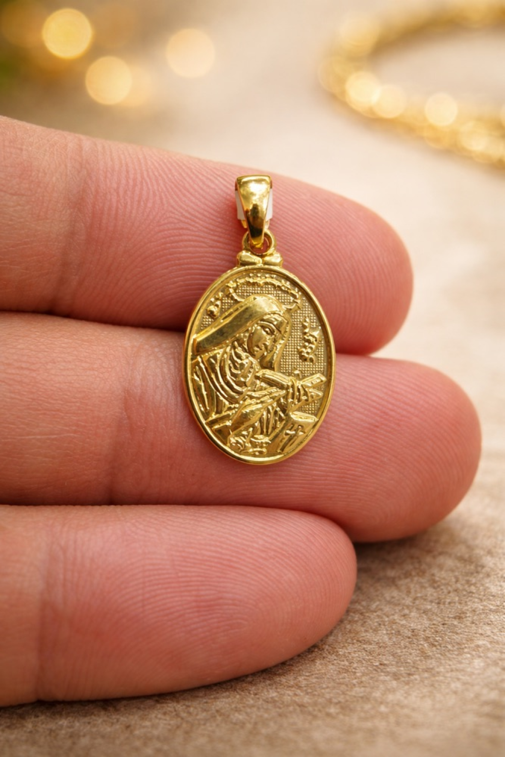 Pingente de Santa Rita de Cássia Folheado a Ouro